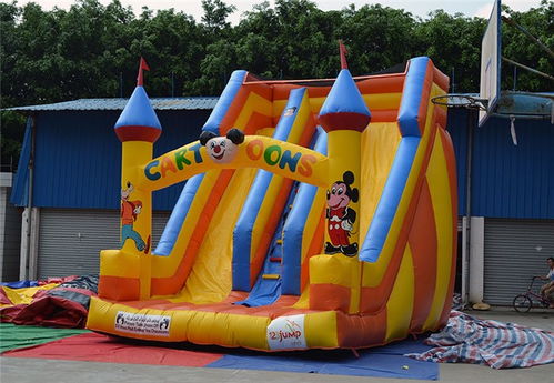 幻彩镜面与气模玩具 乐飞洋美陈设计打造香港商业空间新视觉